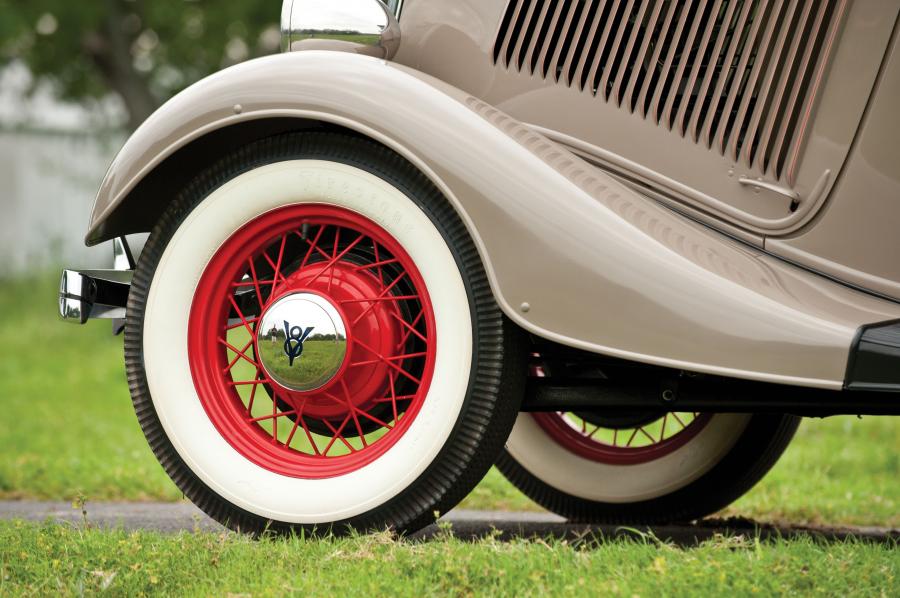  Ford DeLuxe Roadster 1934 года  (фото 32 из 43)